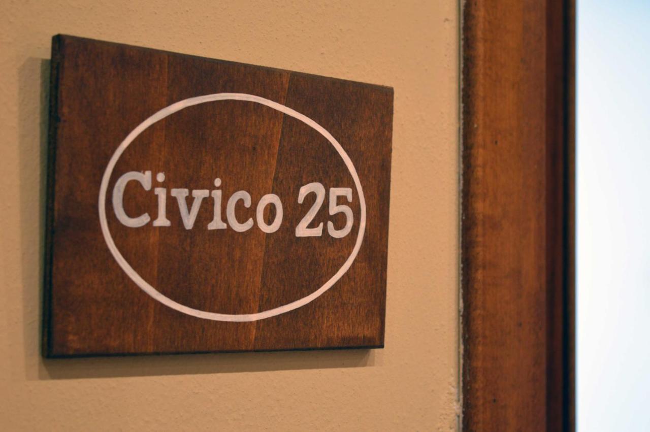 Le Case Di Sonia Del Corso Civ 25 フチェッキオ エクステリア 写真